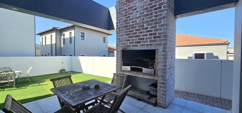 3 Bedroom Property for Sale in Calypso Beach Western Cape